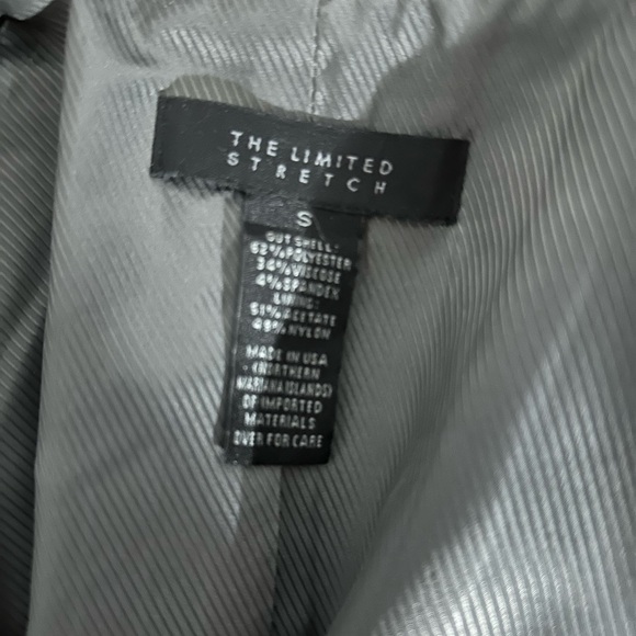𝅺THE Limited Women’s Gray Blazer! 
Size Small! - Picture 5 of 5